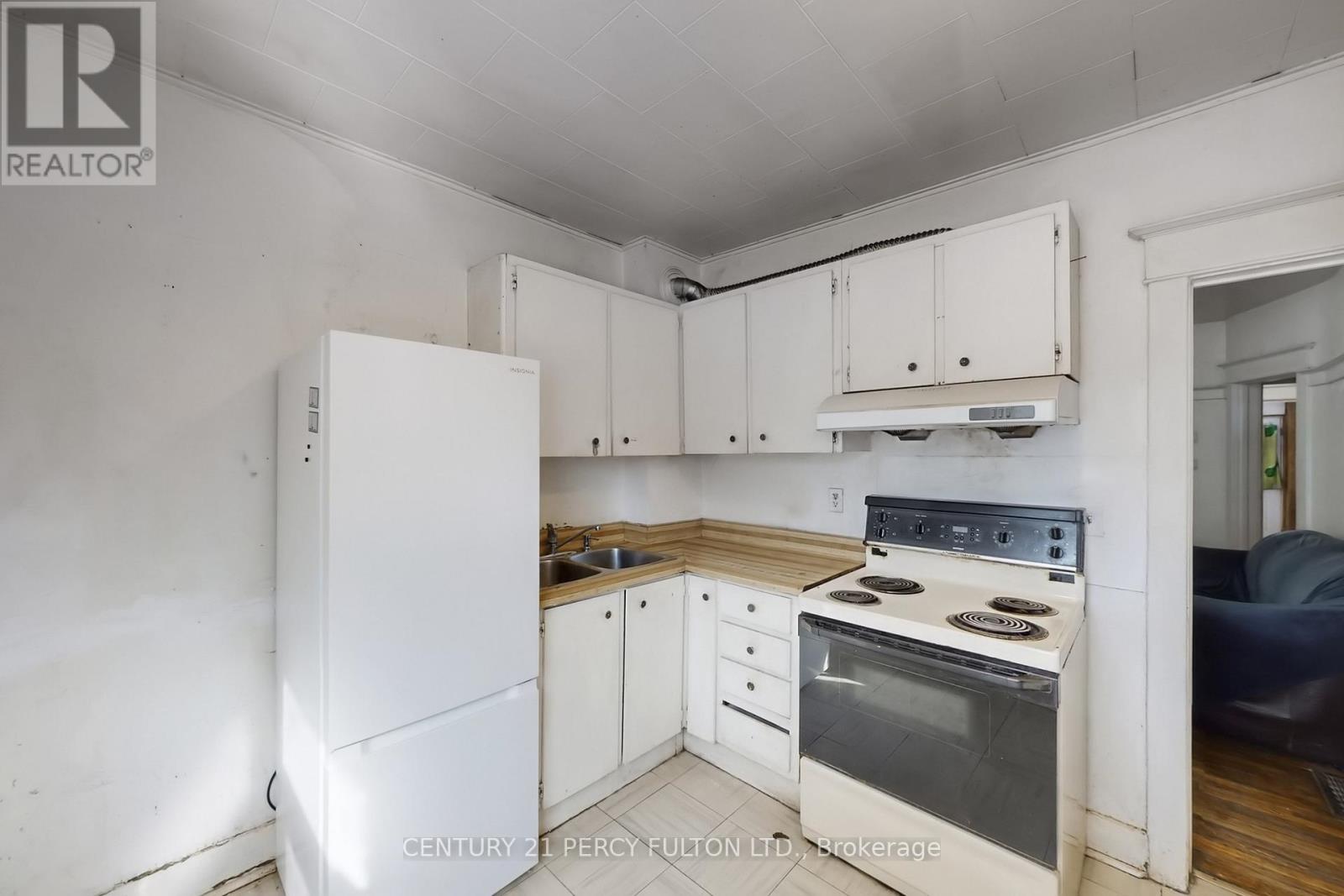 366 Coxwell Avenue, Toronto, Ontario  M4L 3B7 - Photo 8 - E13001752