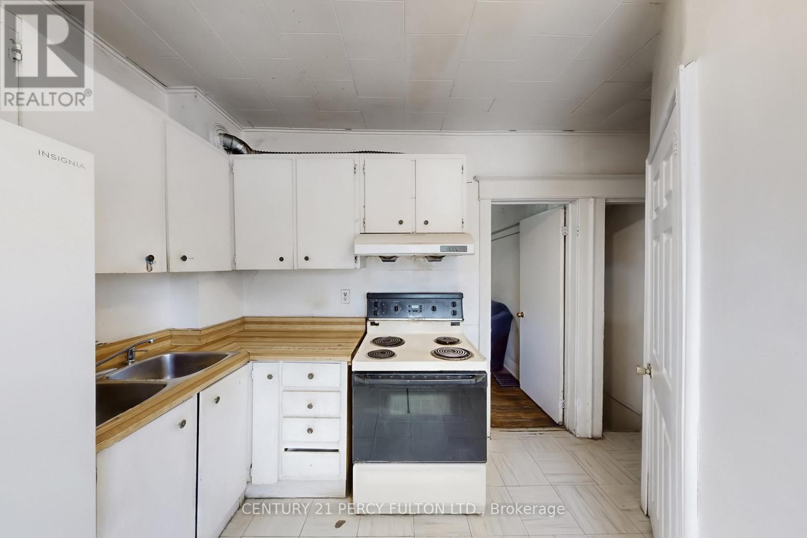 366 Coxwell Avenue, Toronto, Ontario  M4L 3B7 - Photo 6 - E13001752