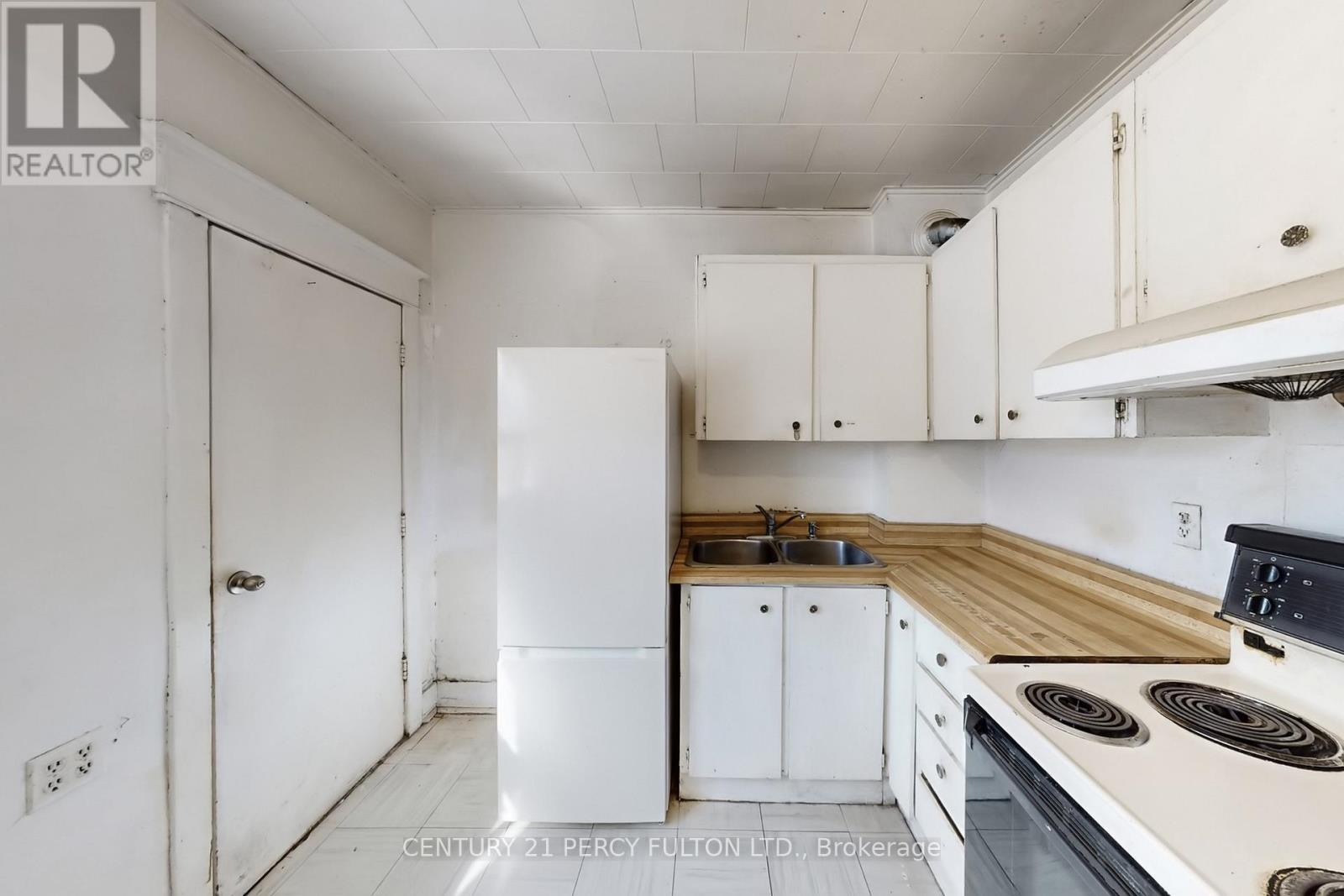 366 Coxwell Avenue, Toronto, Ontario  M4L 3B7 - Photo 7 - E13001752
