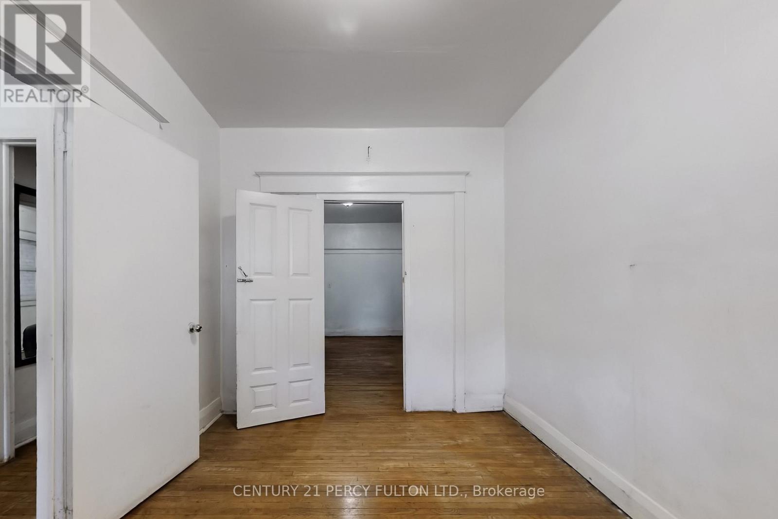 366 Coxwell Avenue, Toronto, Ontario  M4L 3B7 - Photo 2 - E13001752