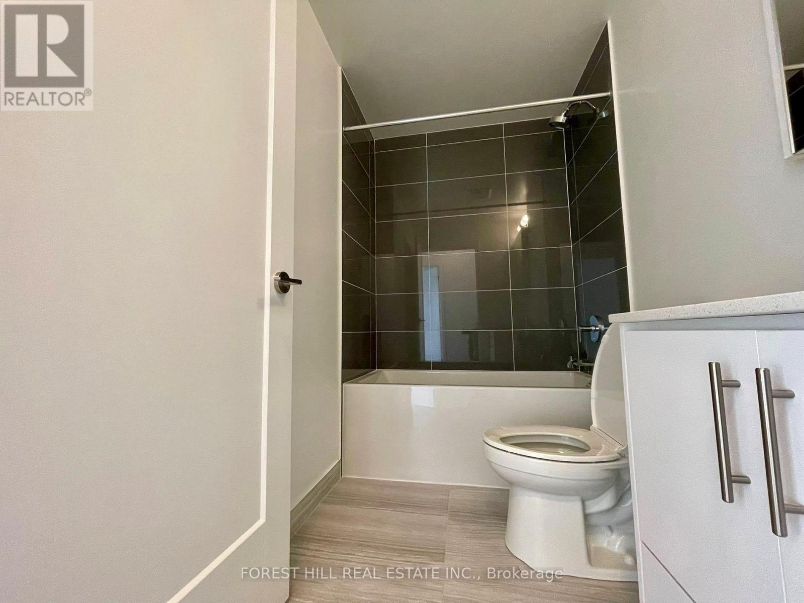 705 - 105 Oneida Crescent, Richmond Hill, Ontario  L4B 0H6 - Photo 4 - N13078450