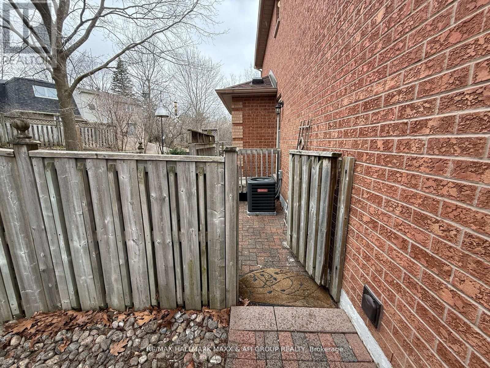 Basement - 34 Cypress Court, Aurora, Ontario  L4G 6S8 - Photo 2 - N13078474