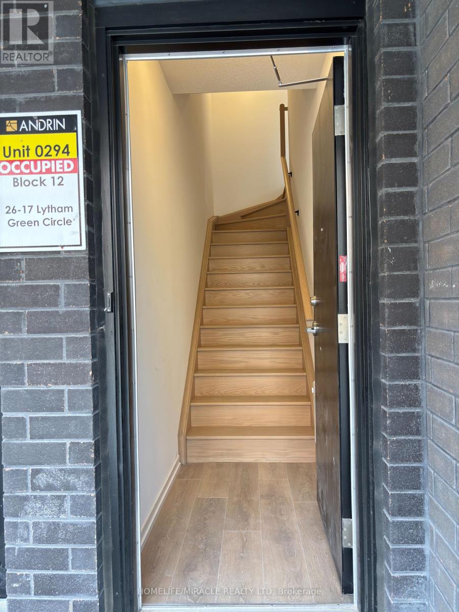 26 - 17 Lytham Green Circle, Newmarket, Ontario  L3Y 0H4 - Photo 5 - N13078552