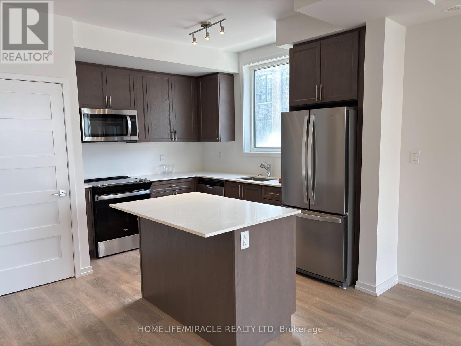26 - 17 Lytham Green Circle, Newmarket, Ontario  L3Y 0H4 - Photo 9 - N13078552