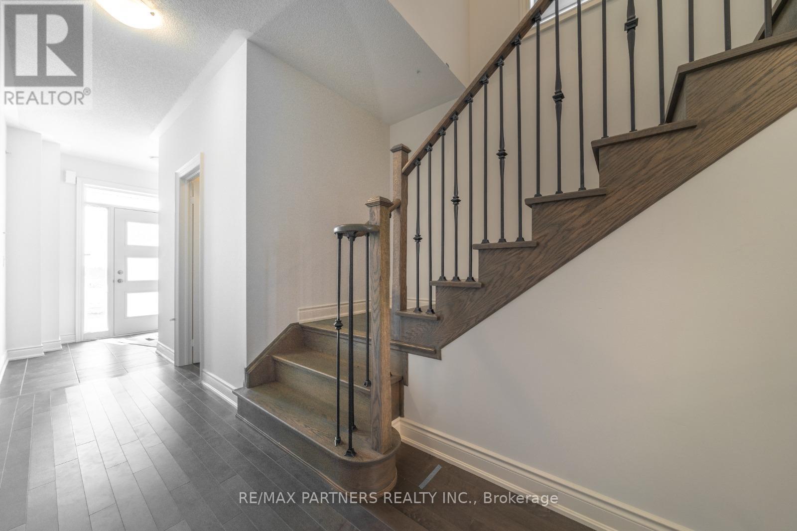 7 Conductor Avenue, Whitchurch-Stouffville, Ontario  L4A 4X5 - Photo 2 - N13078672