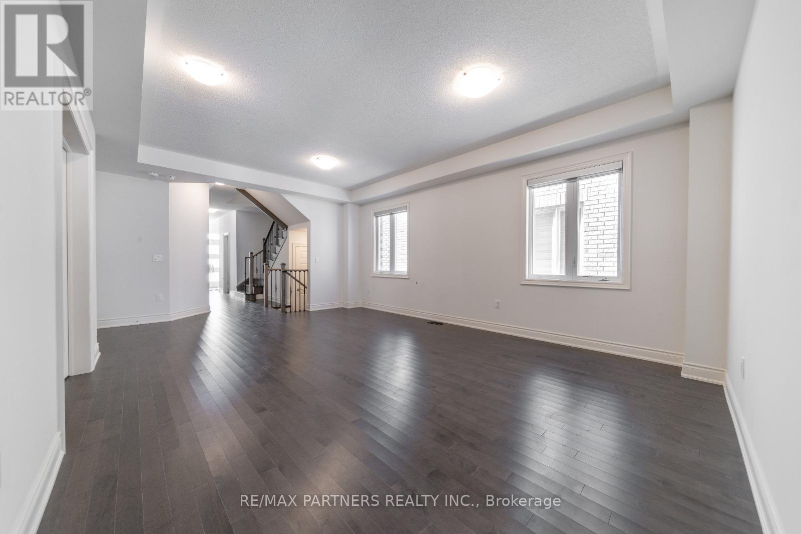 7 Conductor Avenue, Whitchurch-Stouffville, Ontario  L4A 4X5 - Photo 3 - N13078672