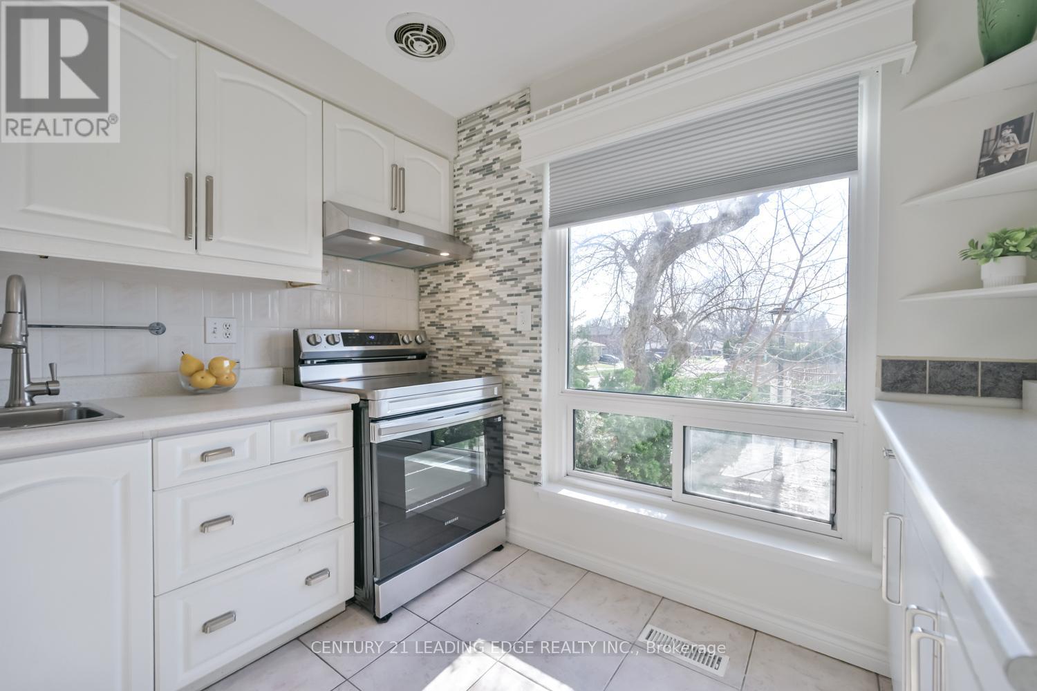 15 - 1 Wootten Way S, Markham, Ontario  L3P 3H7 - Photo 8 - N13078704