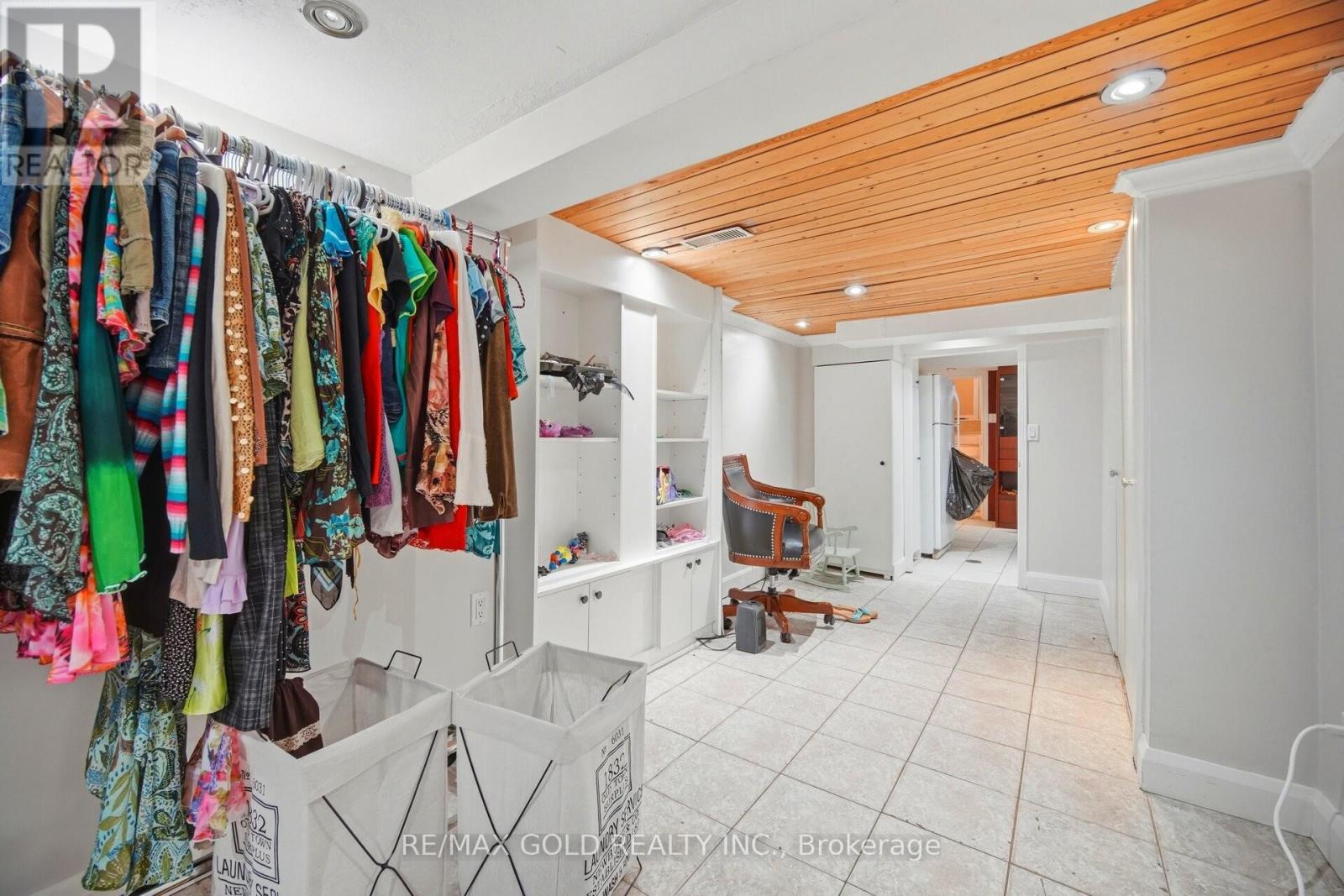27 Aileen Avenue, Toronto, Ontario  M6M 1E5 - Photo 14 - W13078316
