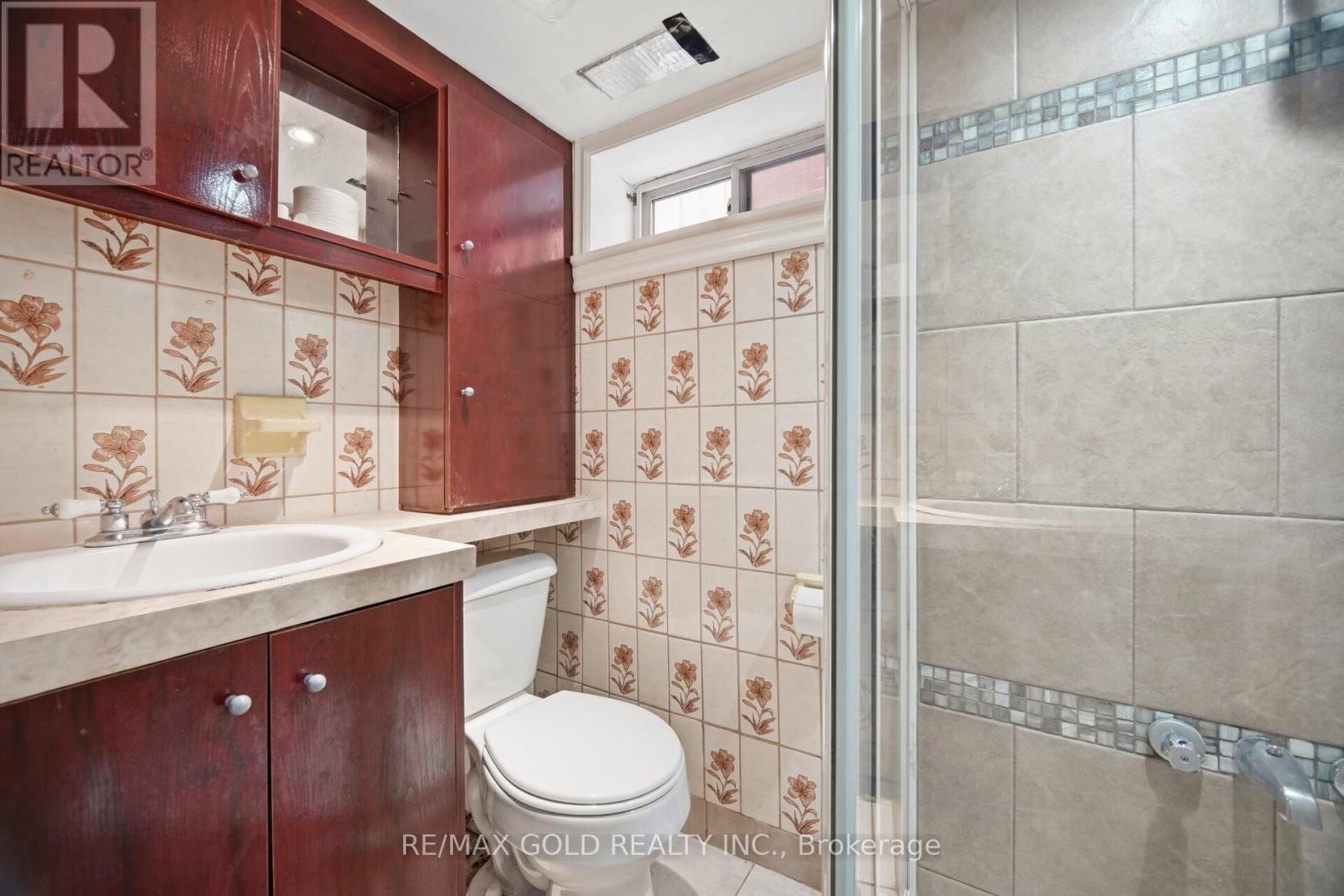27 Aileen Avenue, Toronto, Ontario  M6M 1E5 - Photo 16 - W13078316