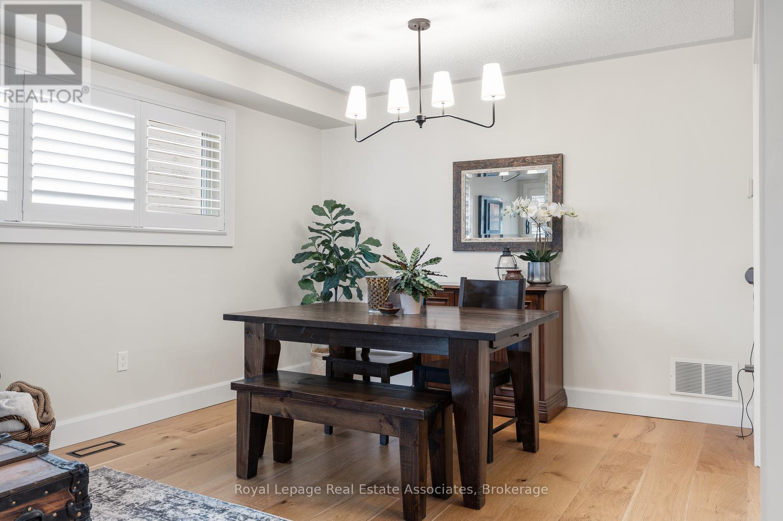 1818 Bridlington Court, Mississauga, Ontario  L5N 7L1 - Photo 15 - W13078322