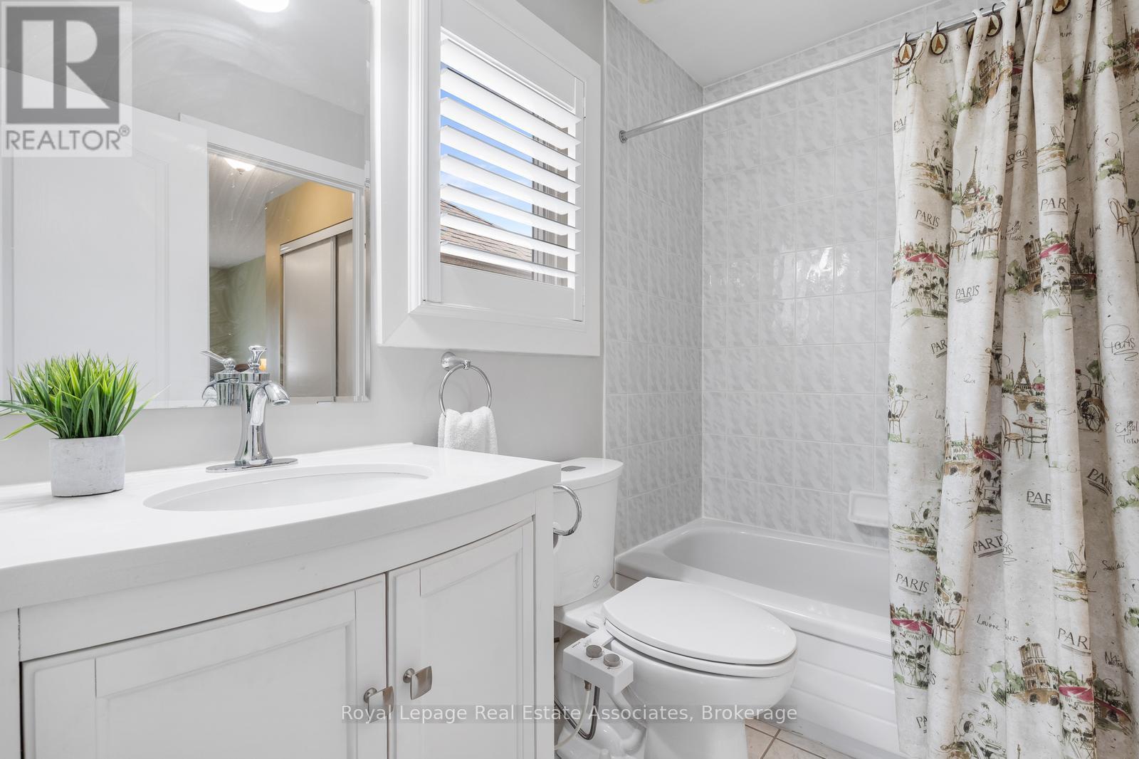 1818 Bridlington Court, Mississauga, Ontario  L5N 7L1 - Photo 32 - W13078322