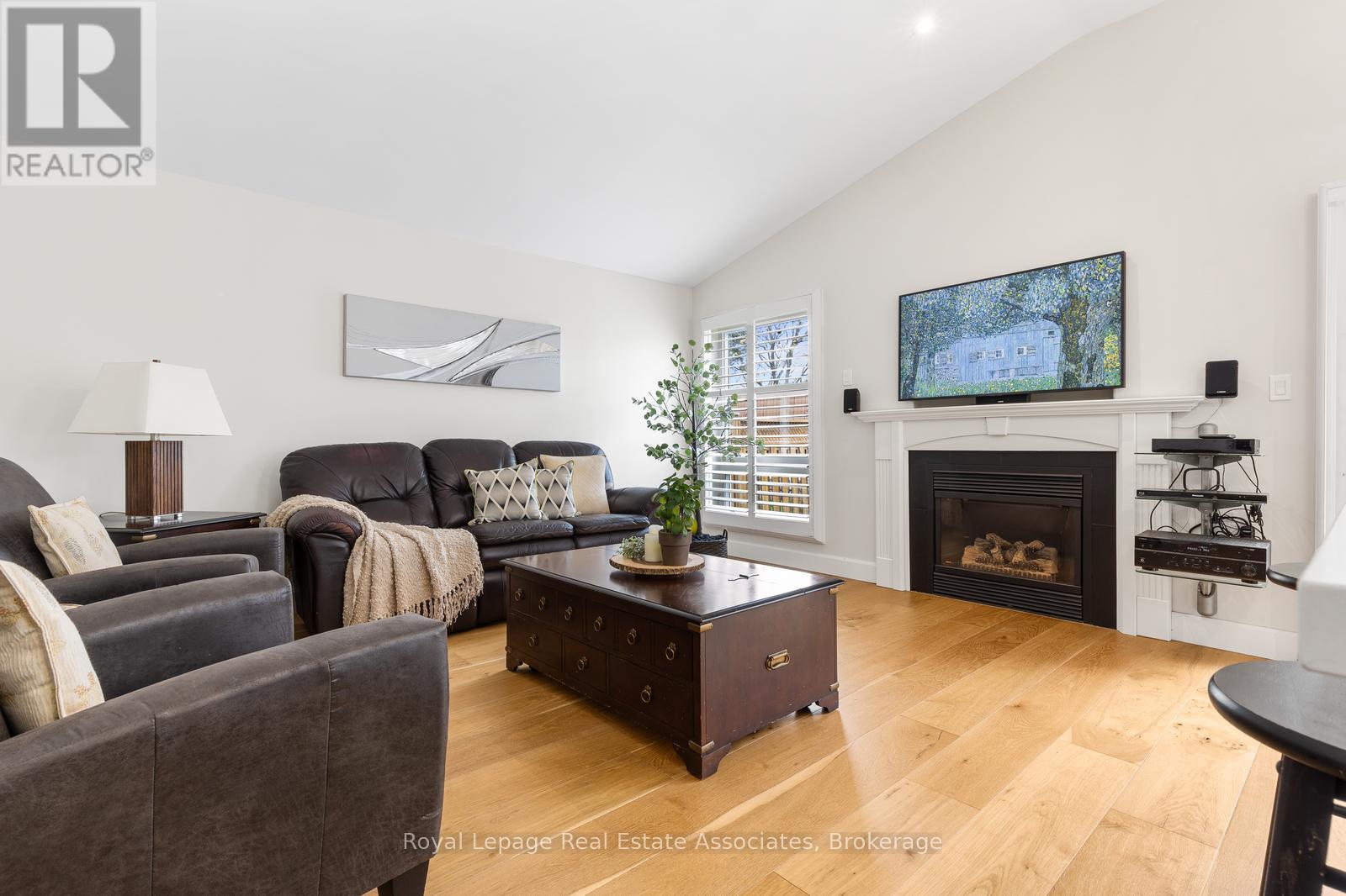 1818 Bridlington Court, Mississauga, Ontario  L5N 7L1 - Photo 4 - W13078322