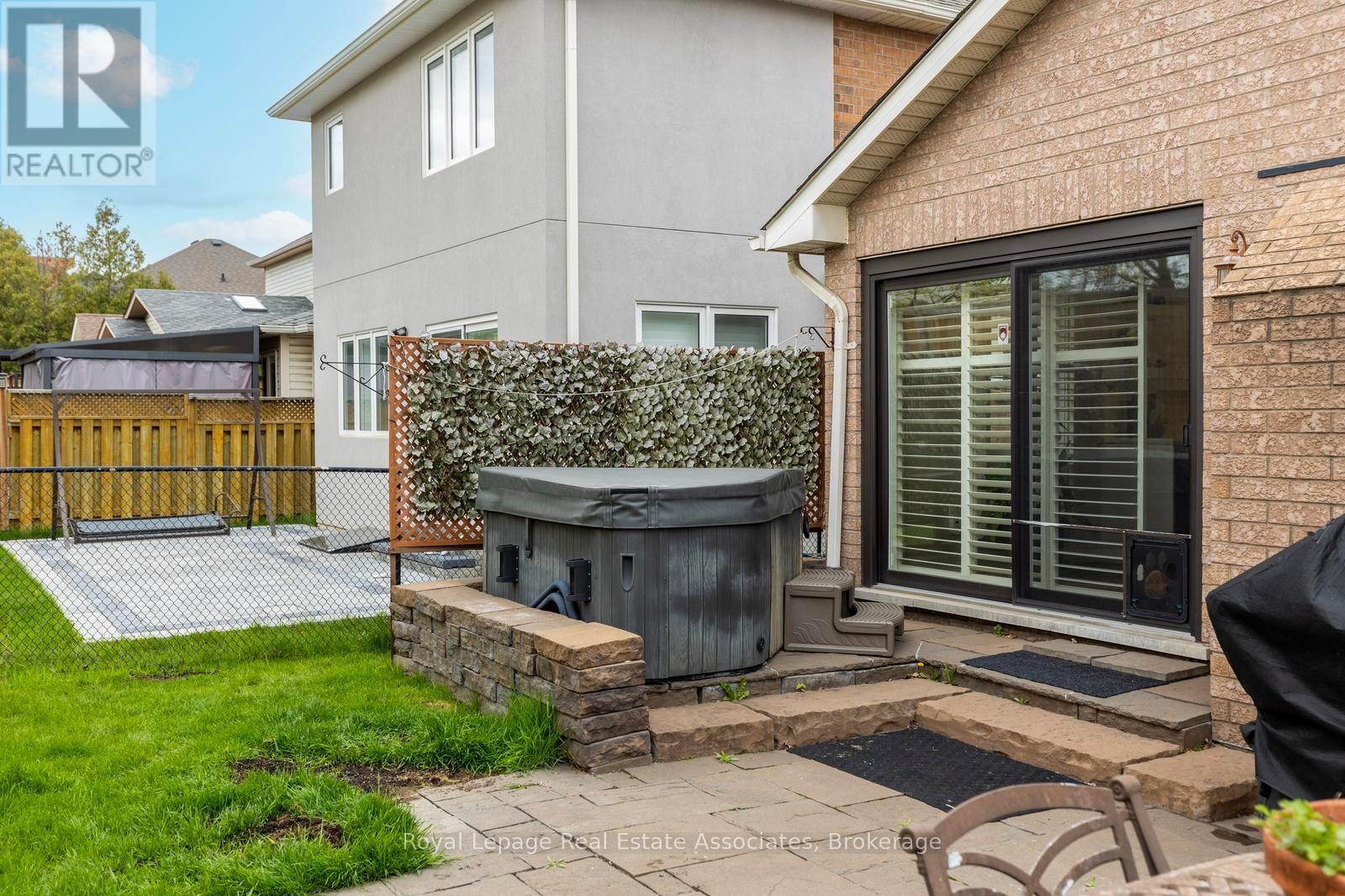 1818 Bridlington Court, Mississauga, Ontario  L5N 7L1 - Photo 42 - W13078322