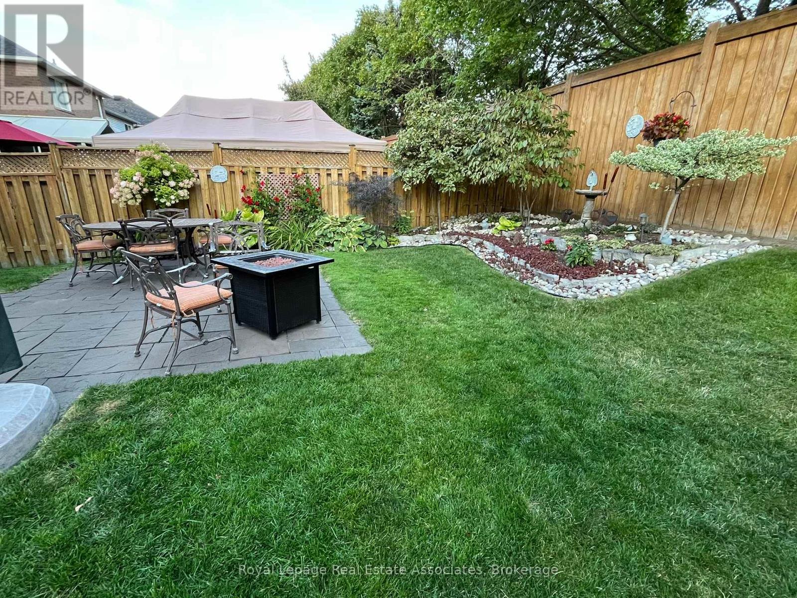 1818 Bridlington Court, Mississauga, Ontario  L5N 7L1 - Photo 47 - W13078322