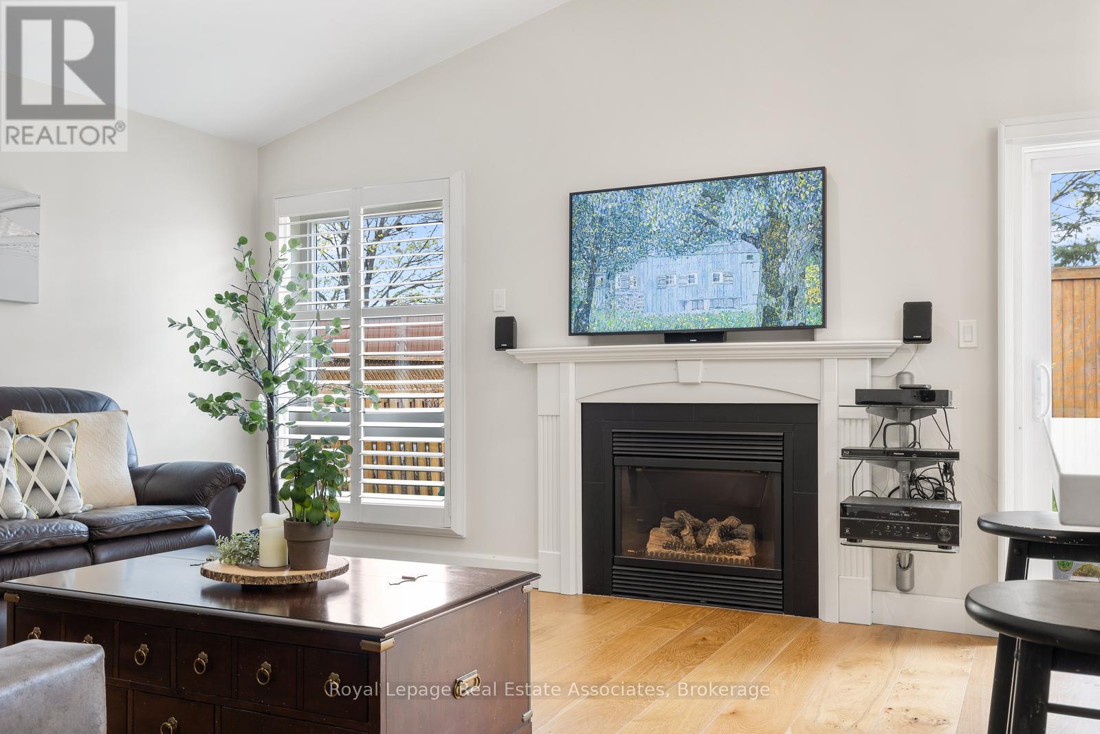 1818 Bridlington Court, Mississauga, Ontario  L5N 7L1 - Photo 5 - W13078322