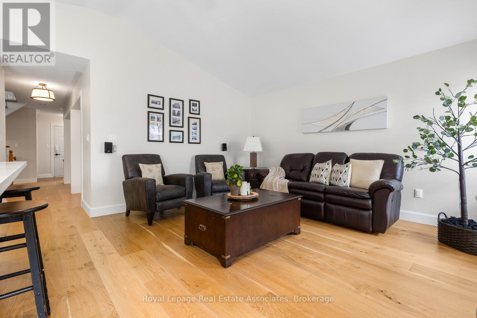 1818 Bridlington Court, Mississauga, Ontario  L5N 7L1 - Photo 6 - W13078322