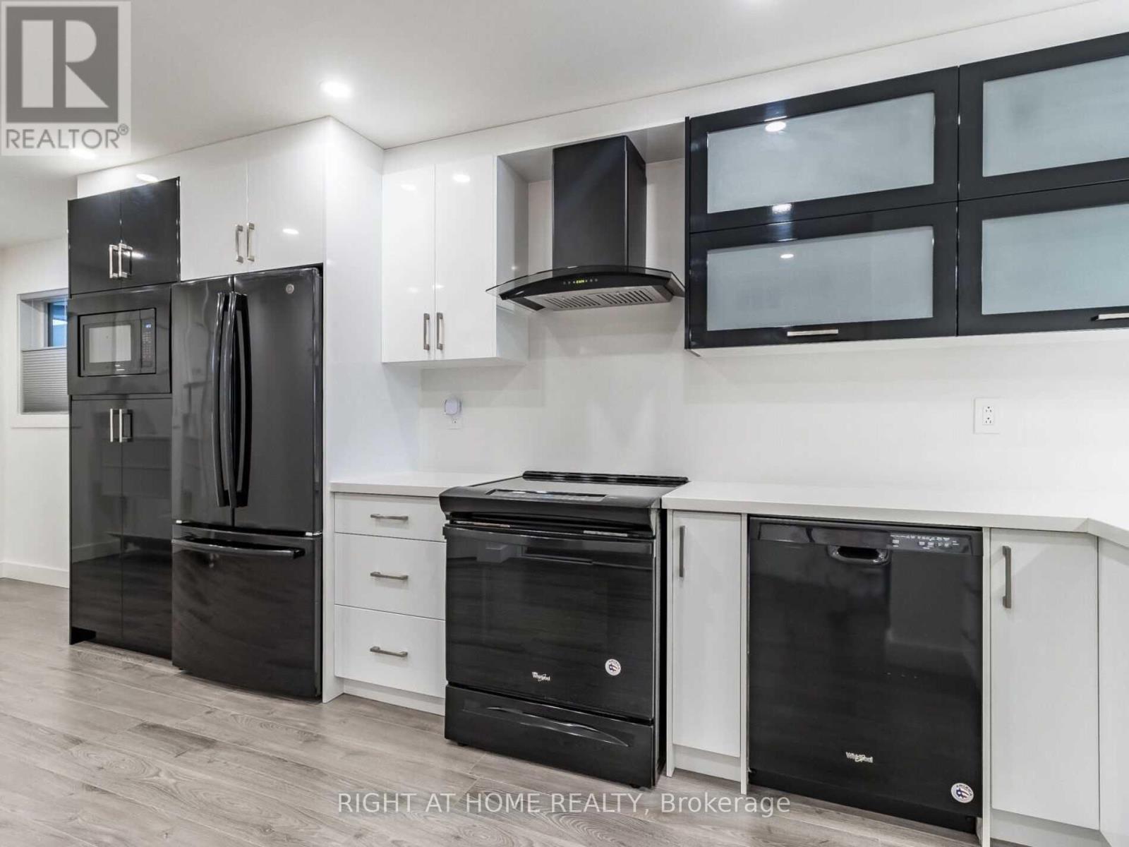 215 - 101 Bristol Road E, Mississauga, Ontario  L4Z 3P4 - Photo 11 - W13078324