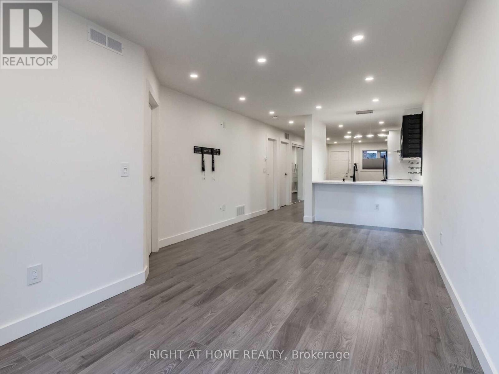 215 - 101 Bristol Road E, Mississauga, Ontario  L4Z 3P4 - Photo 15 - W13078324