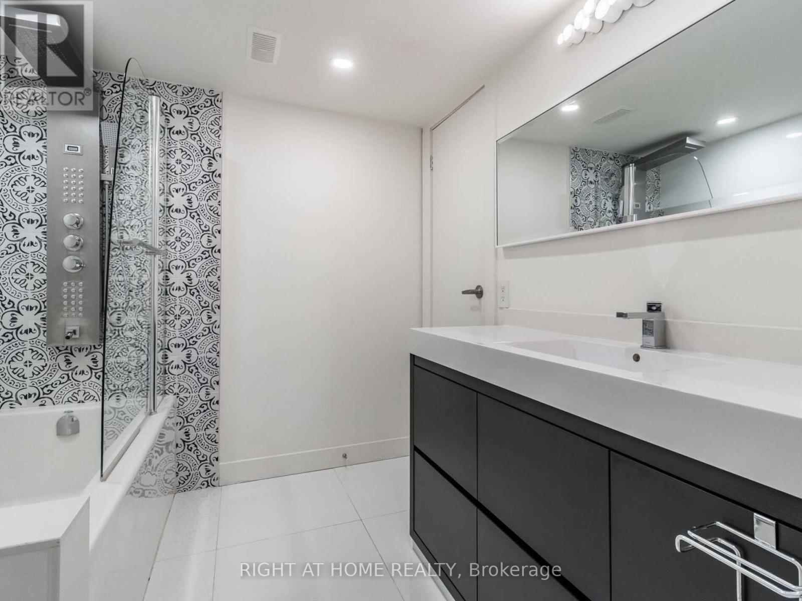 215 - 101 Bristol Road E, Mississauga, Ontario  L4Z 3P4 - Photo 24 - W13078324