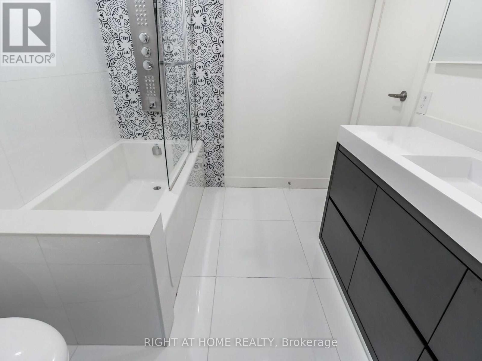 215 - 101 Bristol Road E, Mississauga, Ontario  L4Z 3P4 - Photo 25 - W13078324