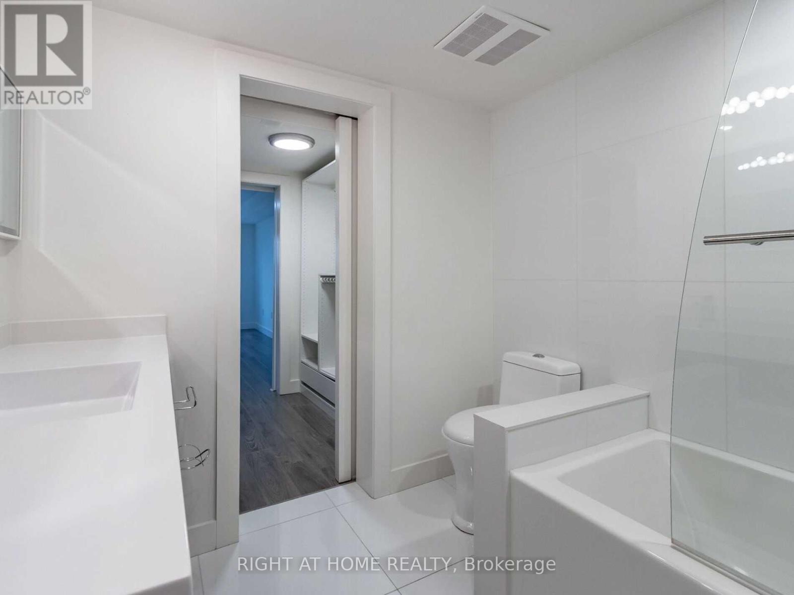 215 - 101 Bristol Road E, Mississauga, Ontario  L4Z 3P4 - Photo 27 - W13078324
