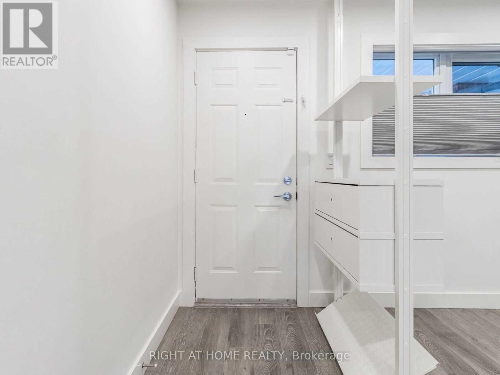215 - 101 Bristol Road E, Mississauga, Ontario  L4Z 3P4 - Photo 5 - W13078324