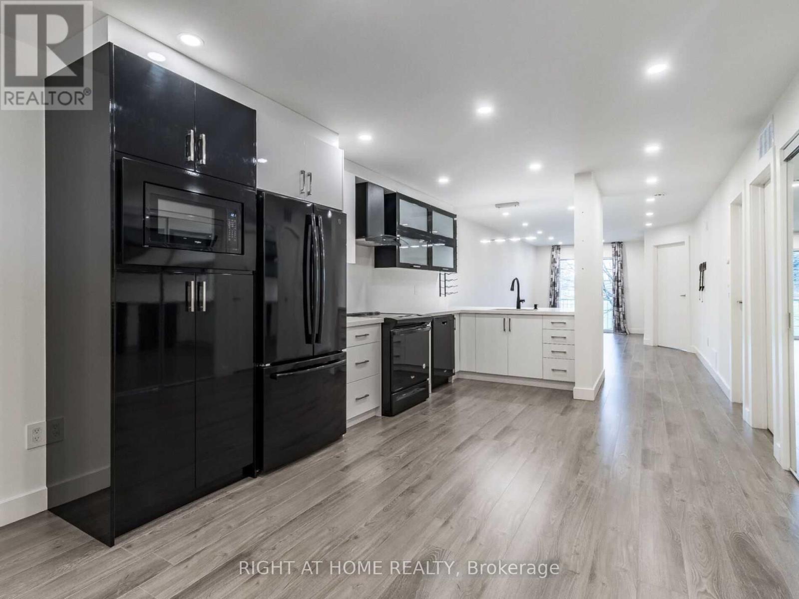215 - 101 Bristol Road E, Mississauga, Ontario  L4Z 3P4 - Photo 6 - W13078324