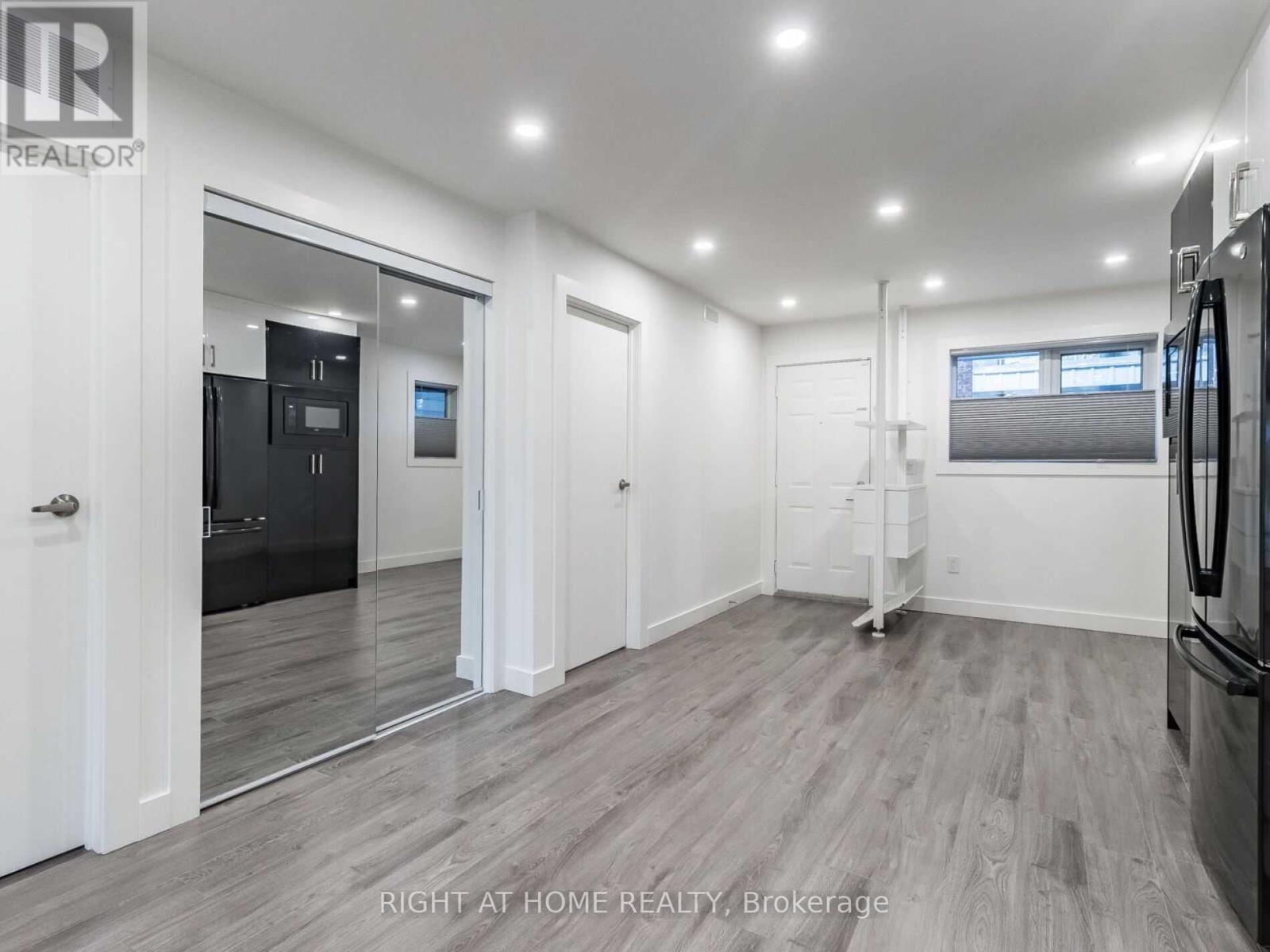 215 - 101 Bristol Road E, Mississauga, Ontario  L4Z 3P4 - Photo 7 - W13078324