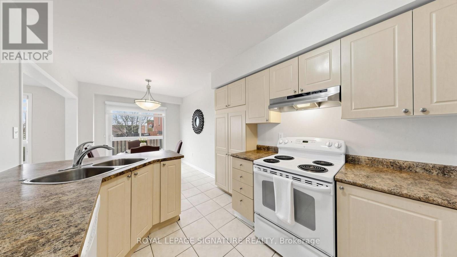 6086 Windfleet Crescent, Mississauga, Ontario  L5V 2Z6 - Photo 12 - W13078372