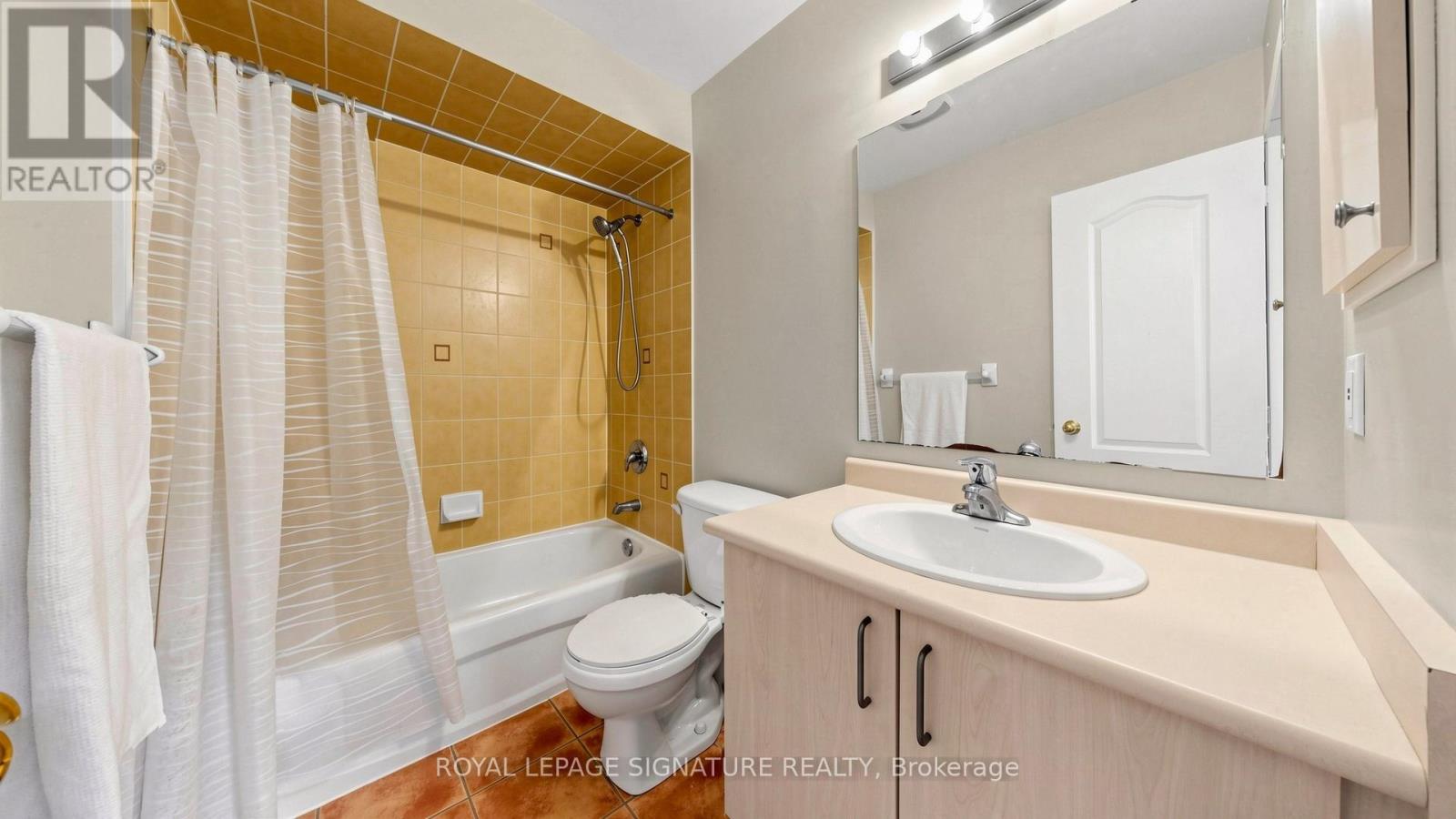 6086 Windfleet Crescent, Mississauga, Ontario  L5V 2Z6 - Photo 24 - W13078372