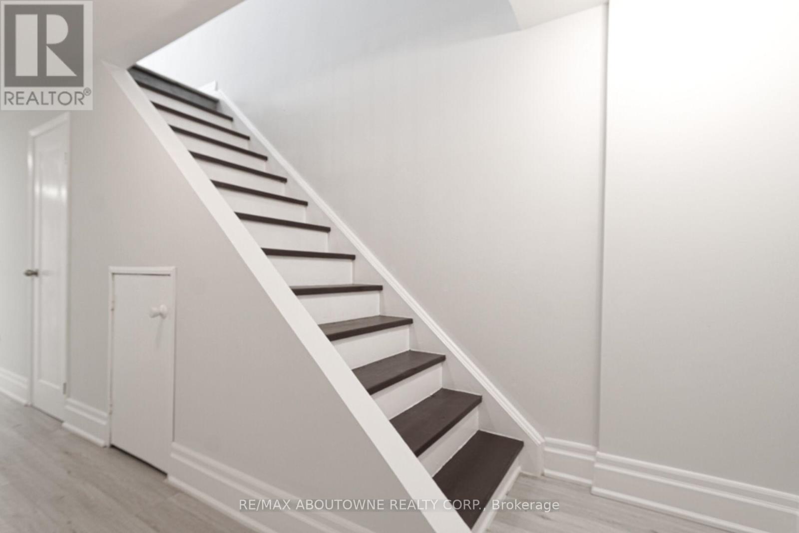 41 - 1532 Lancaster Drive, Oakville, Ontario  L6H 2Z3 - Photo 29 - W13078420