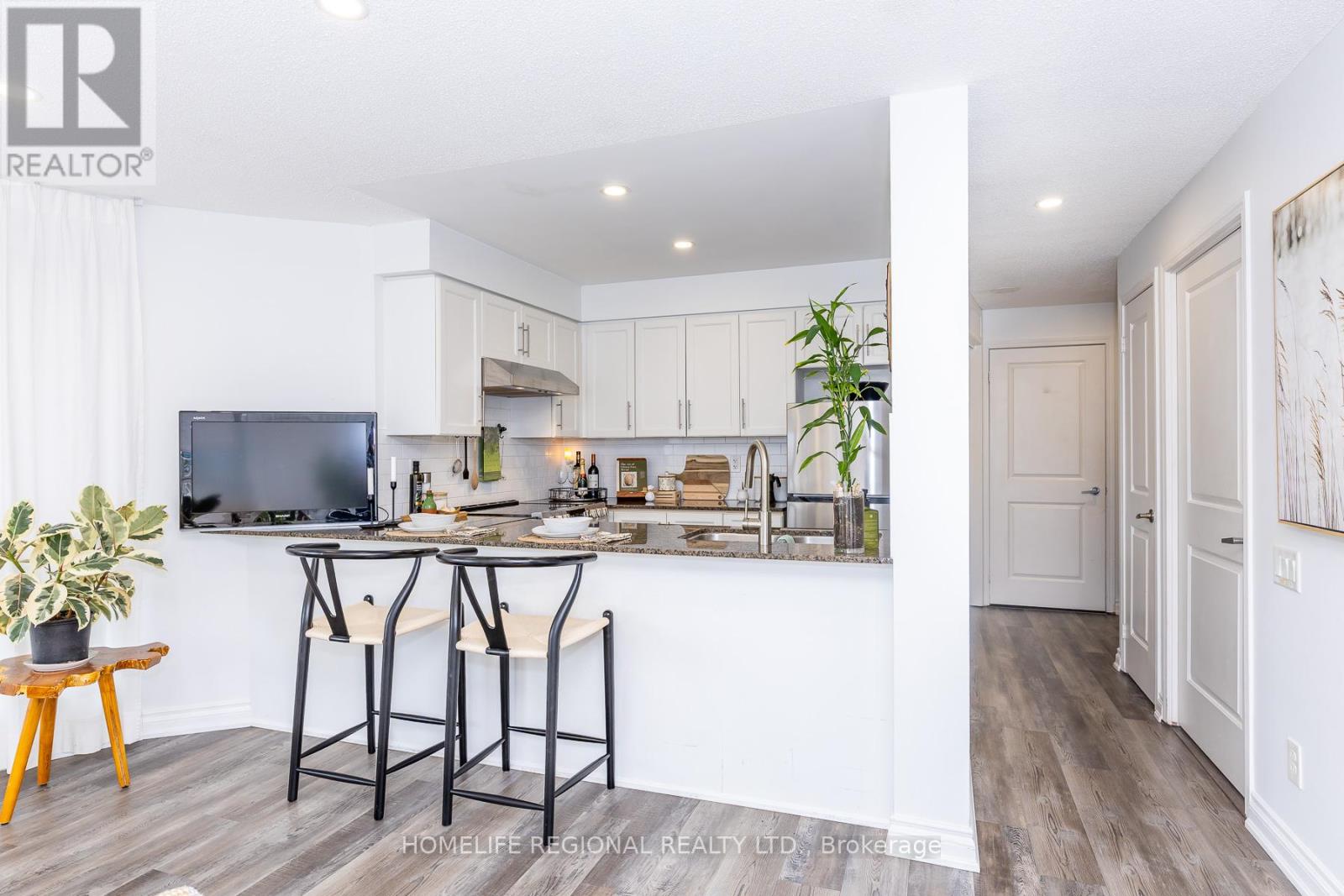 204 - 15 Windermere Avenue, Toronto, Ontario  M6S 5A2 - Photo 18 - W13078424