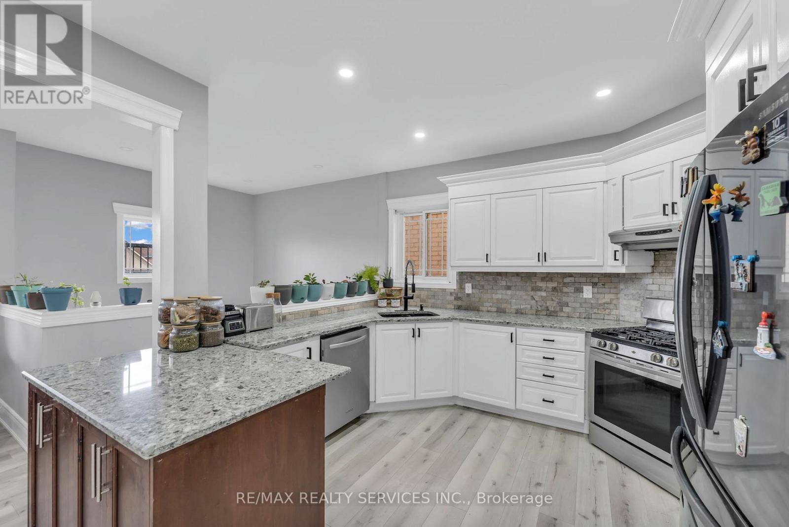 364 Queen Mary Drive, Brampton, Ontario  L7A 3T1 - Photo 10 - W13078488
