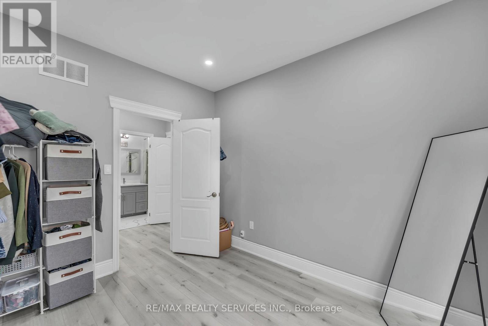 364 Queen Mary Drive, Brampton, Ontario  L7A 3T1 - Photo 19 - W13078488
