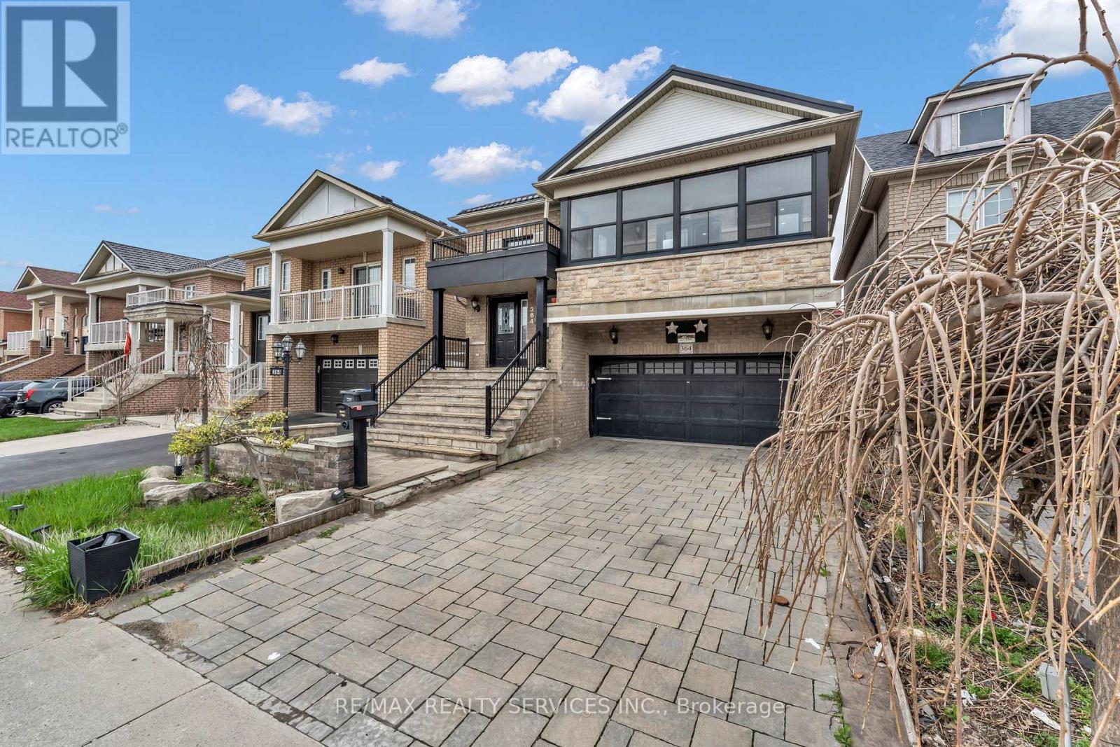 364 Queen Mary Drive, Brampton, Ontario  L7A 3T1 - Photo 2 - W13078488