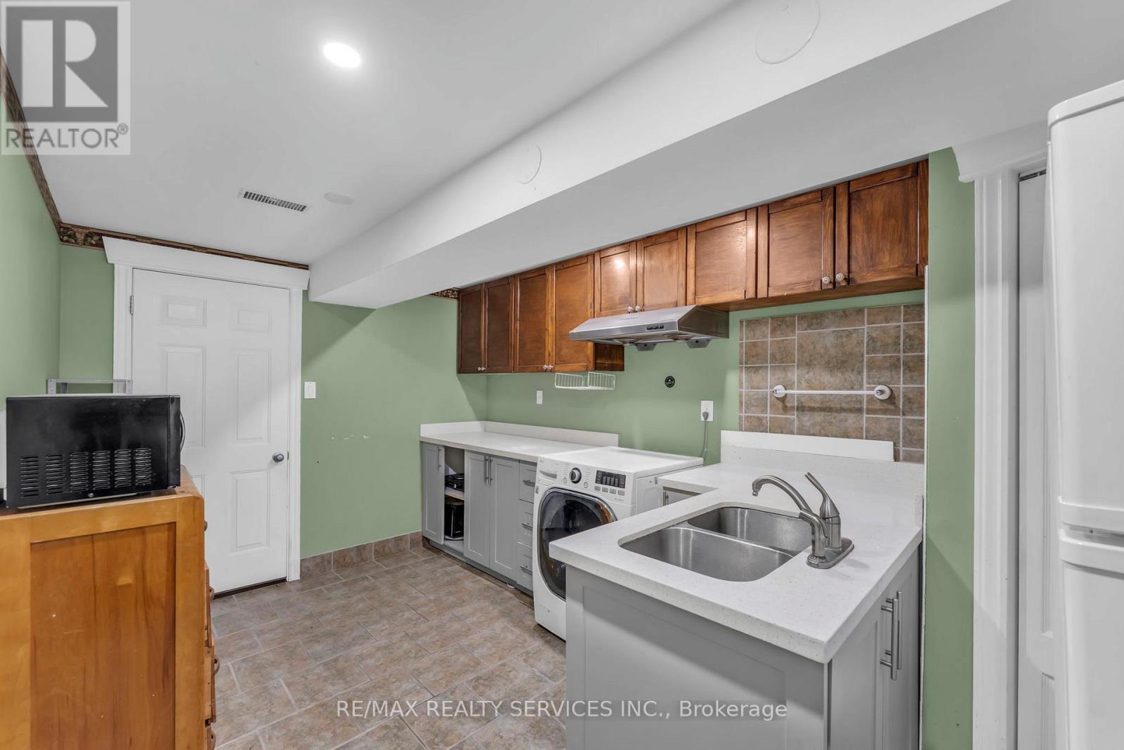 364 Queen Mary Drive, Brampton, Ontario  L7A 3T1 - Photo 35 - W13078488