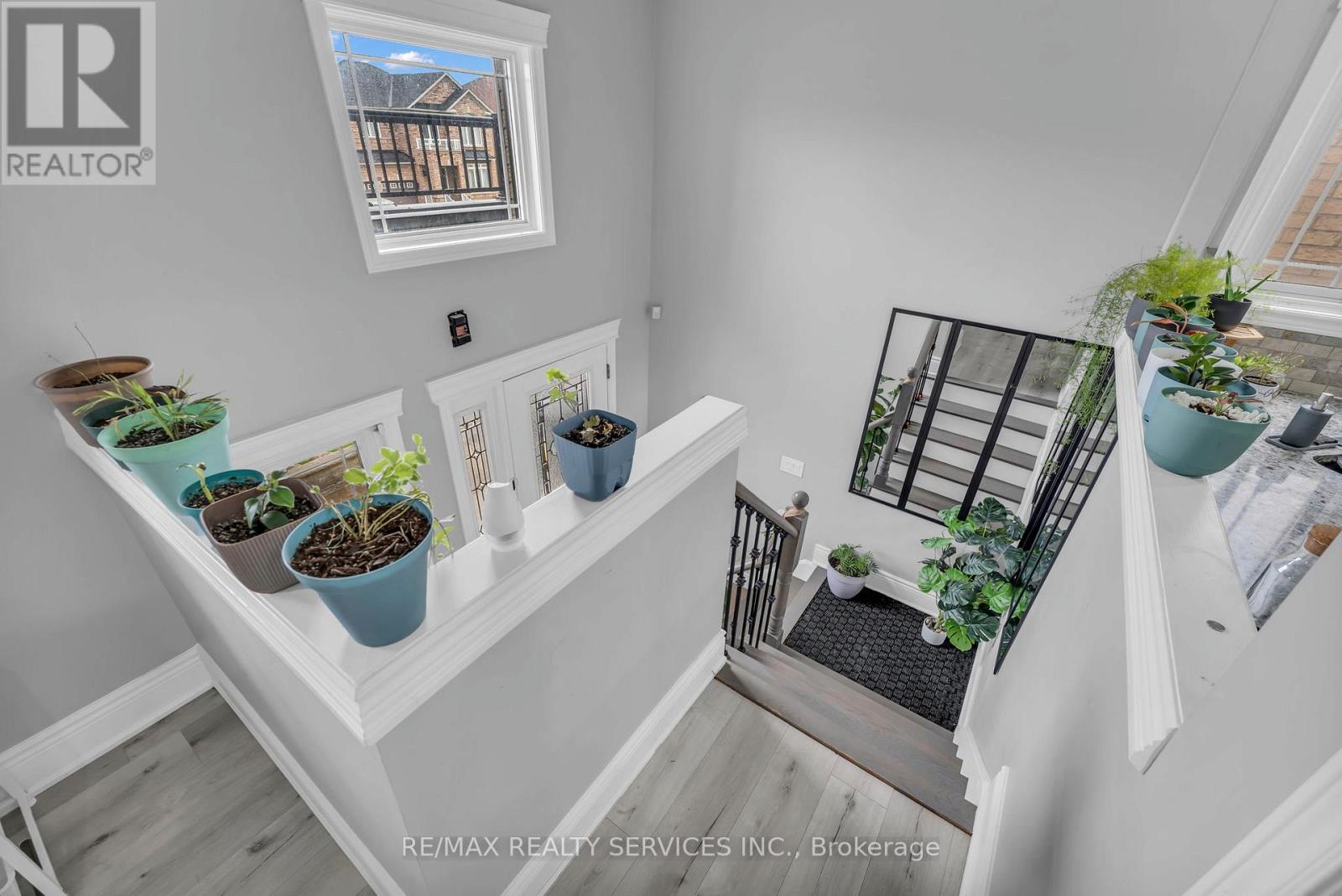 364 Queen Mary Drive, Brampton, Ontario  L7A 3T1 - Photo 5 - W13078488