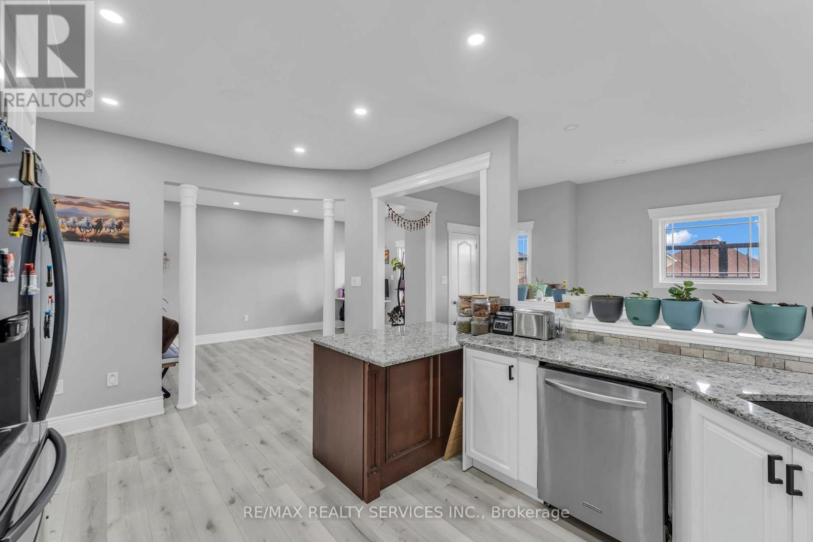 364 Queen Mary Drive, Brampton, Ontario  L7A 3T1 - Photo 9 - W13078488