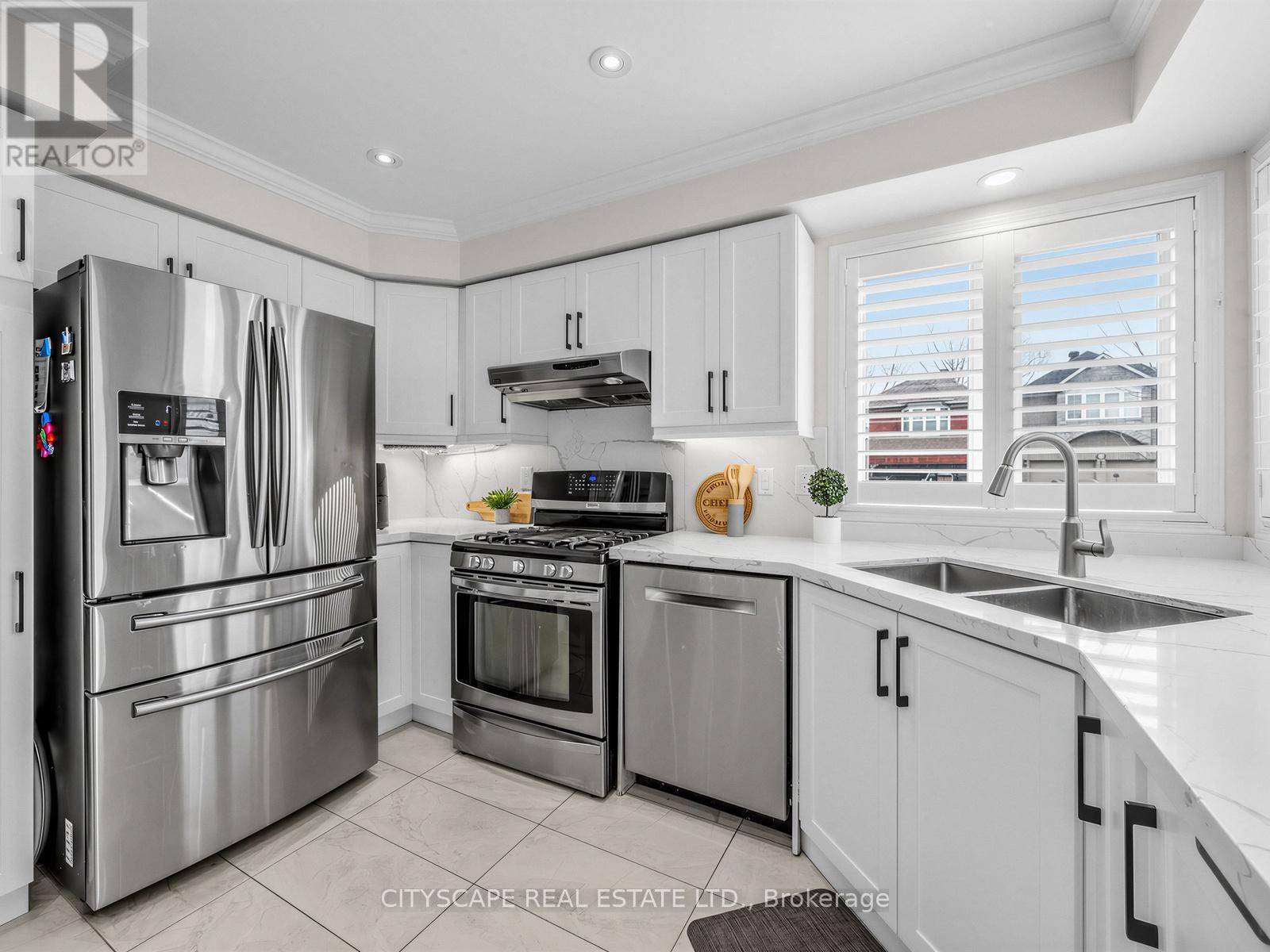 3671 Forest Bluff Crescent, Mississauga, Ontario  L5N 7W7 - Photo 12 - W13078562
