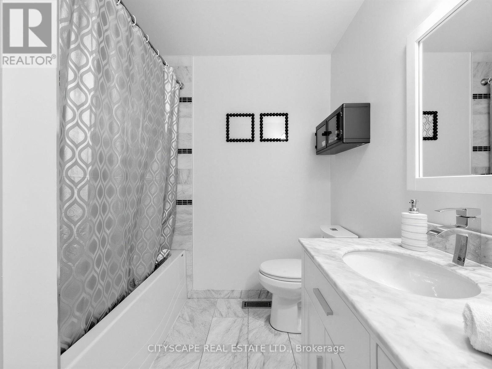 3671 Forest Bluff Crescent, Mississauga, Ontario  L5N 7W7 - Photo 15 - W13078562