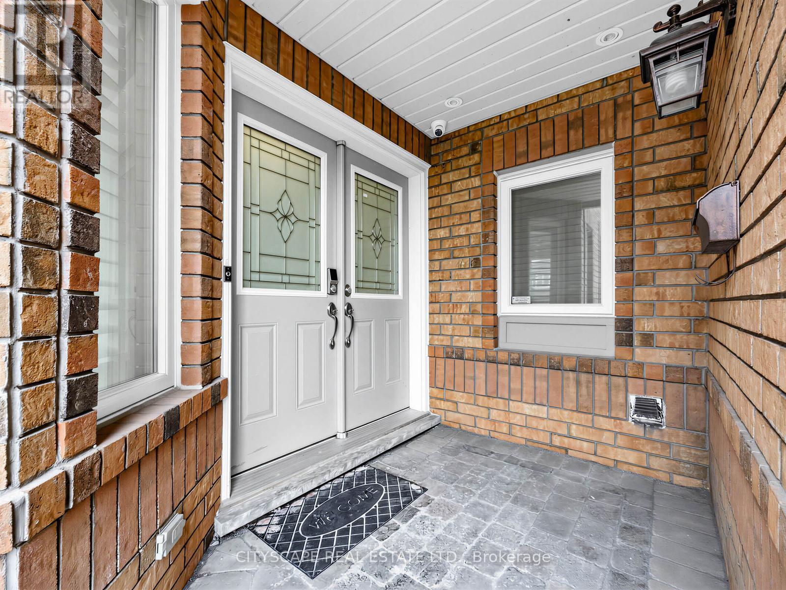 3671 Forest Bluff Crescent, Mississauga, Ontario  L5N 7W7 - Photo 3 - W13078562