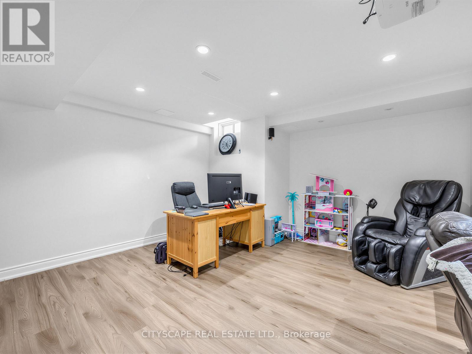 3671 Forest Bluff Crescent, Mississauga, Ontario  L5N 7W7 - Photo 31 - W13078562