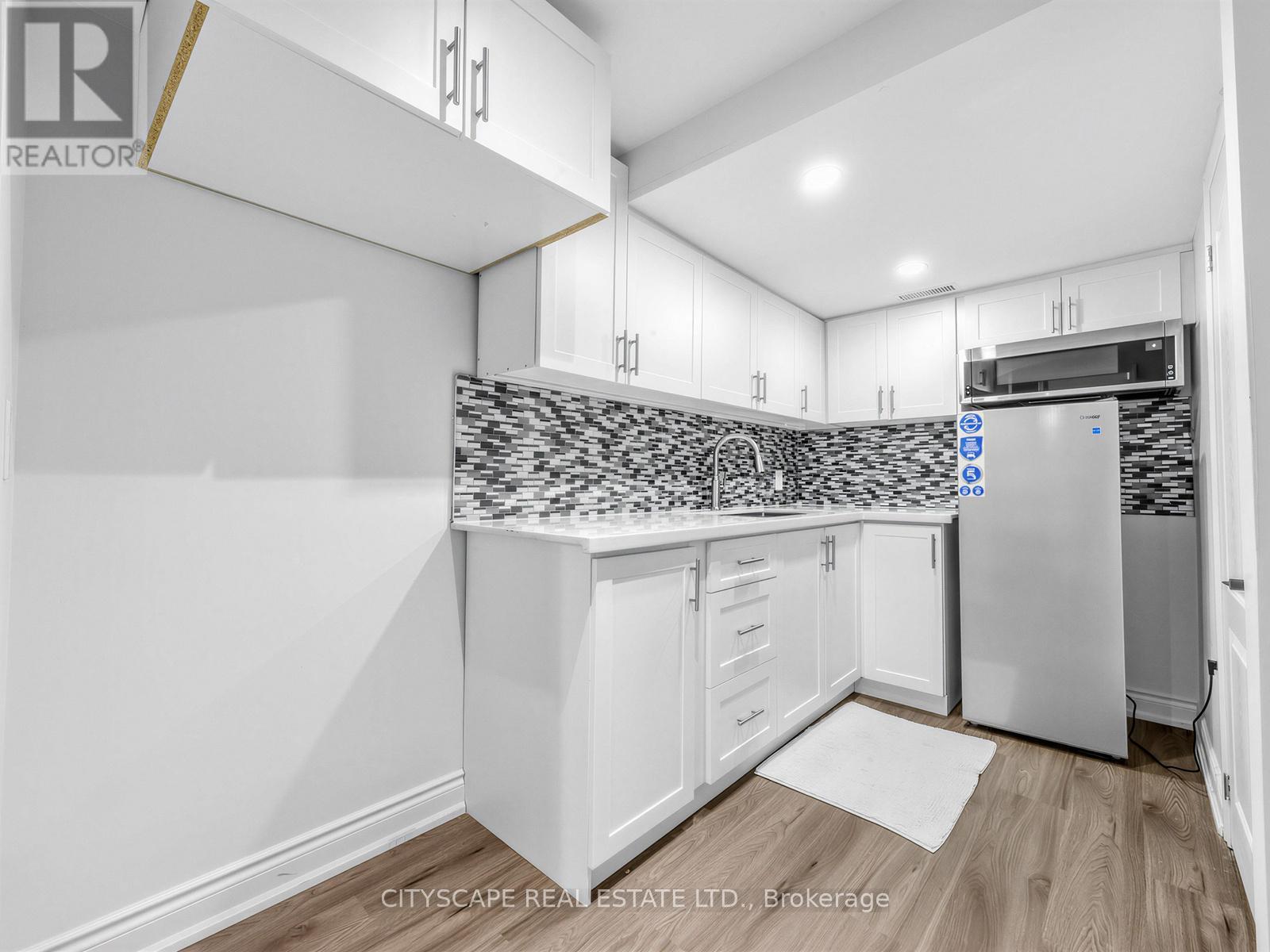 3671 Forest Bluff Crescent, Mississauga, Ontario  L5N 7W7 - Photo 34 - W13078562