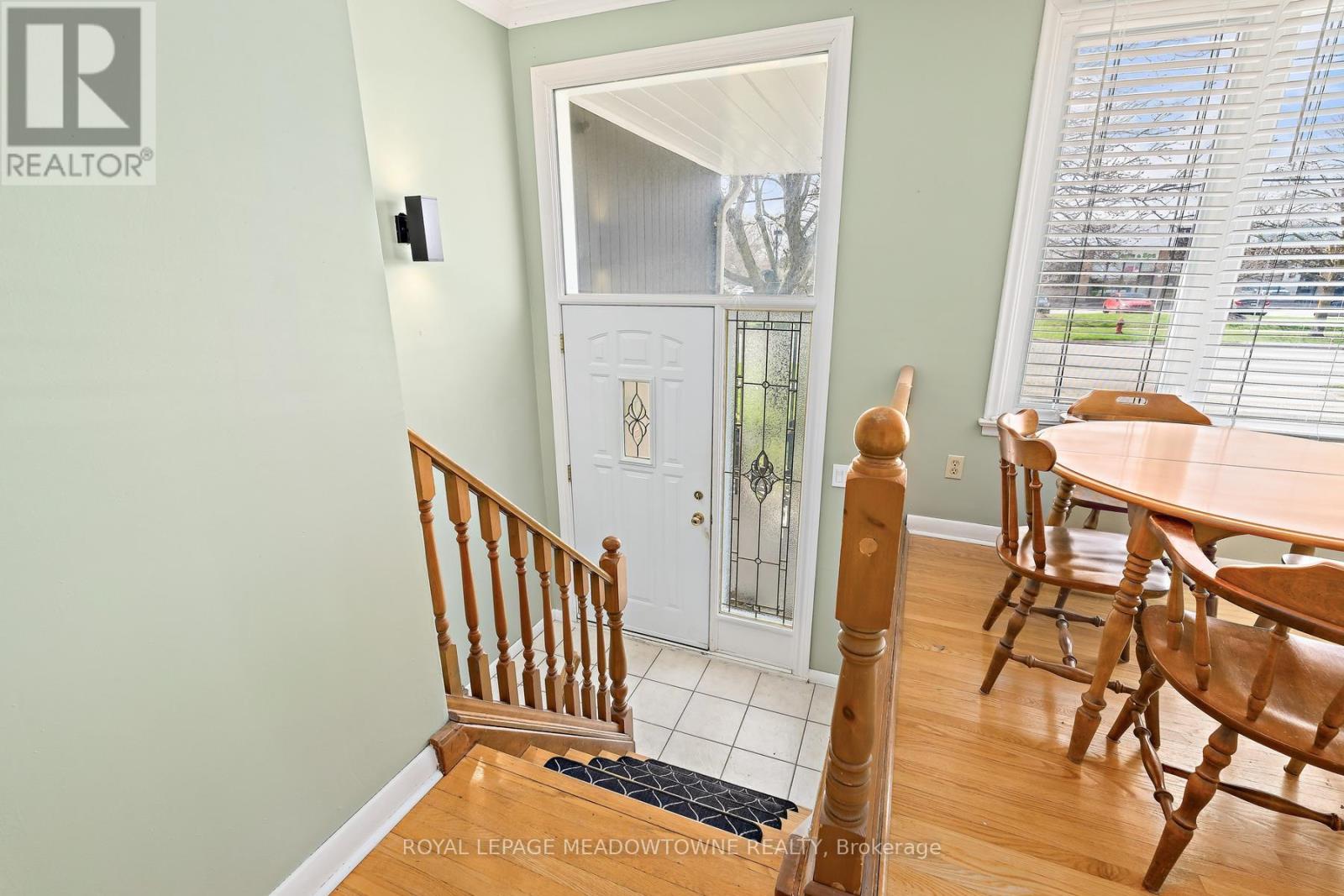456 Delrex Boulevard, Halton Hills, Ontario  L7G 4J2 - Photo 3 - W13078574