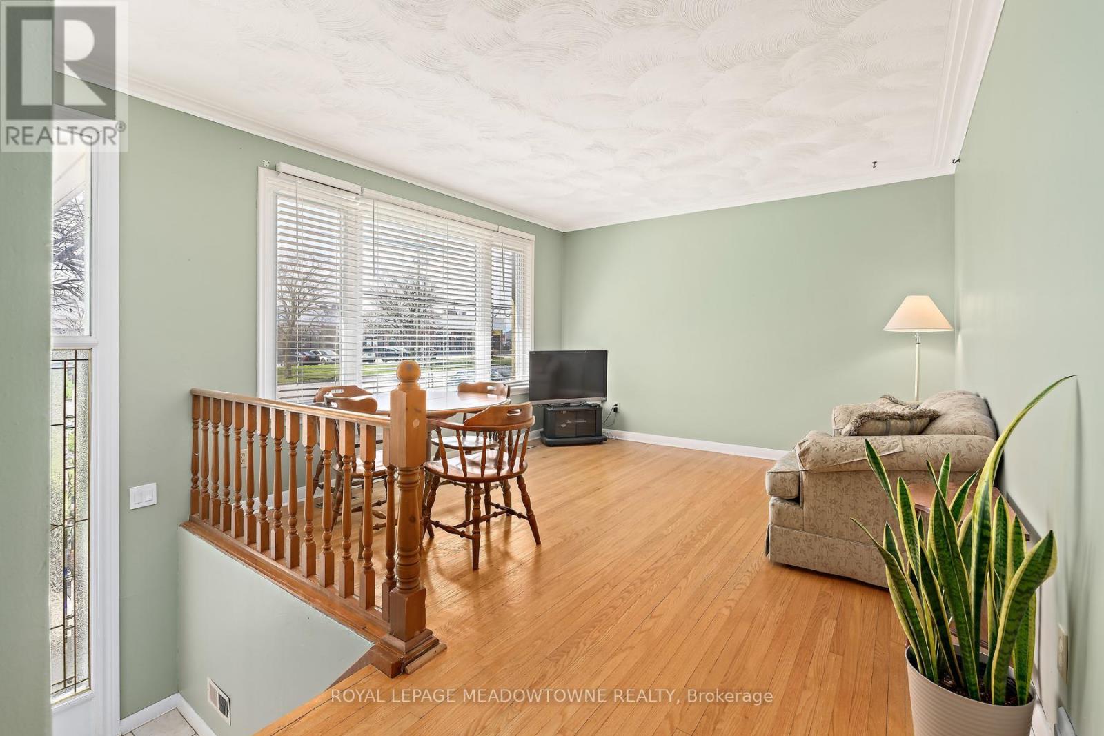 456 Delrex Boulevard, Halton Hills, Ontario  L7G 4J2 - Photo 5 - W13078574