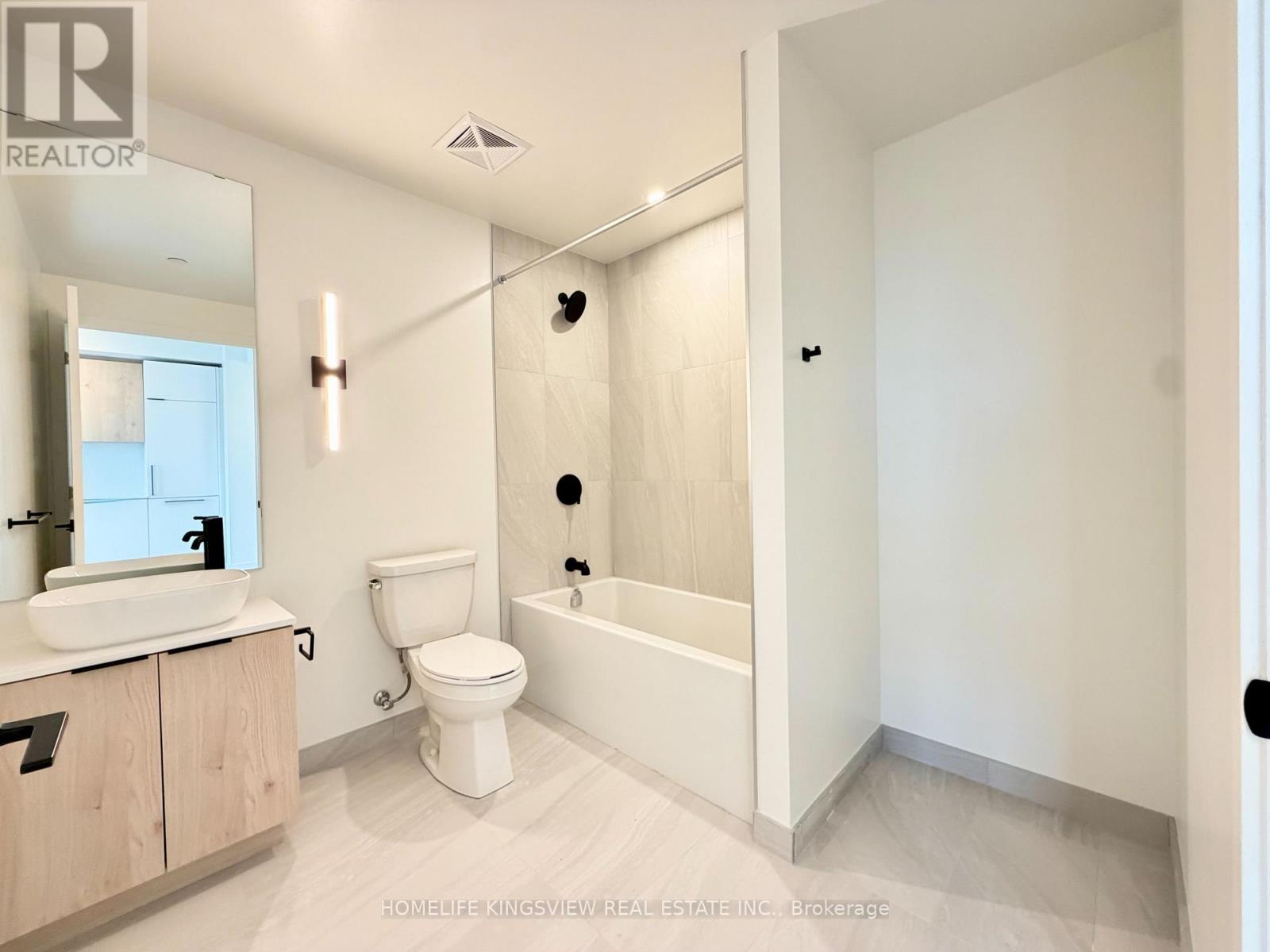 1204 - 1185 Dupont Street, Toronto, Ontario  M6H 0G5 - Photo 9 - W13078606