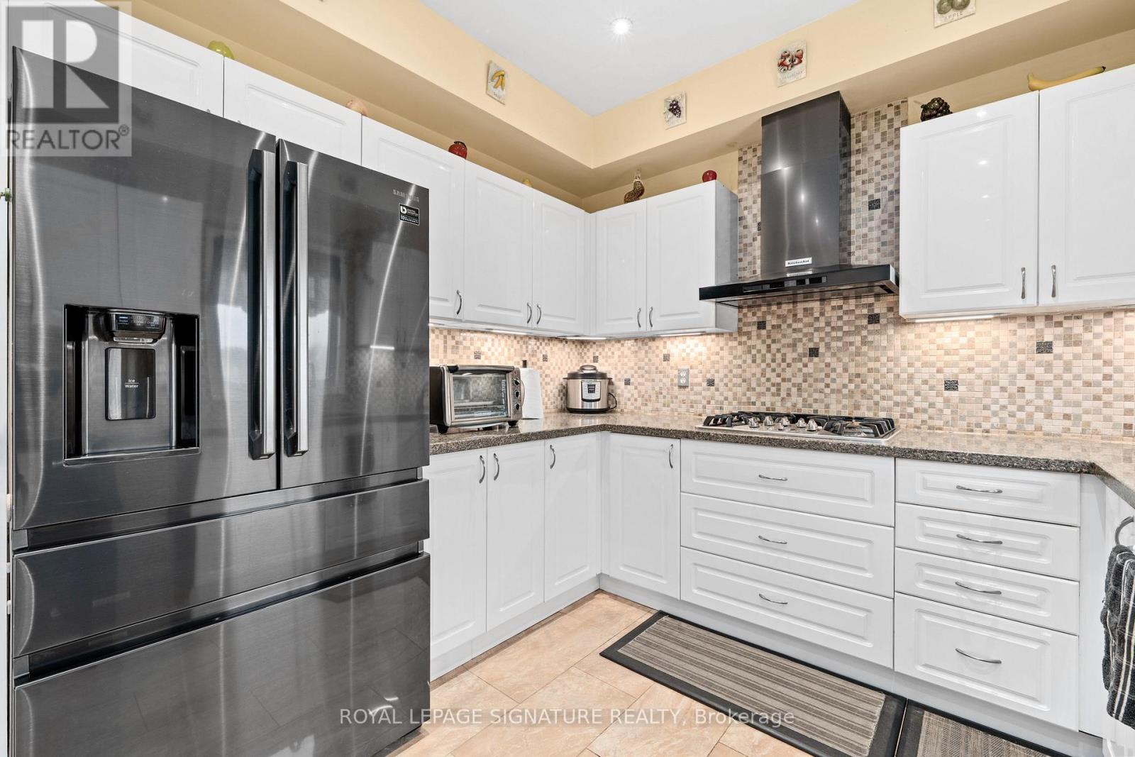 687 Twain Avenue, Mississauga, Ontario  L5W 1K7 - Photo 17 - W13078634