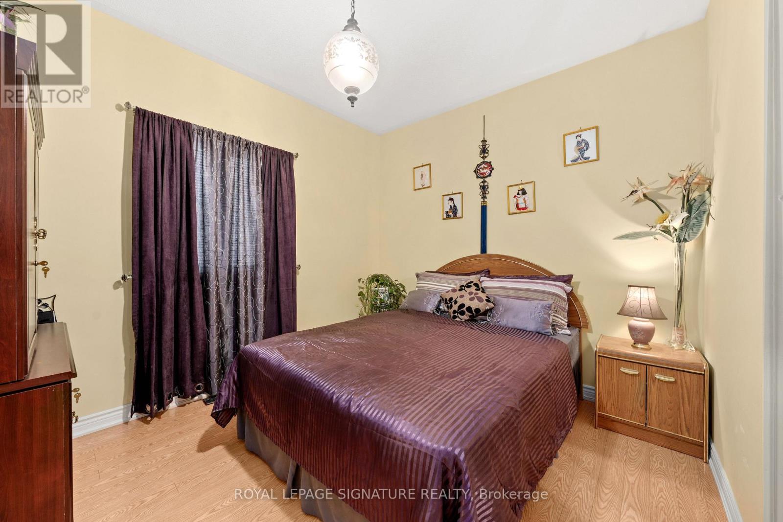 687 Twain Avenue, Mississauga, Ontario  L5W 1K7 - Photo 21 - W13078634