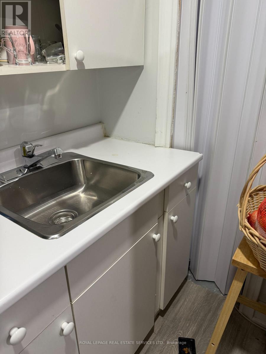 Bsmt - 858 Khan Crescent, Mississauga, Ontario  L5V 2R4 - Photo 13 - W13078674