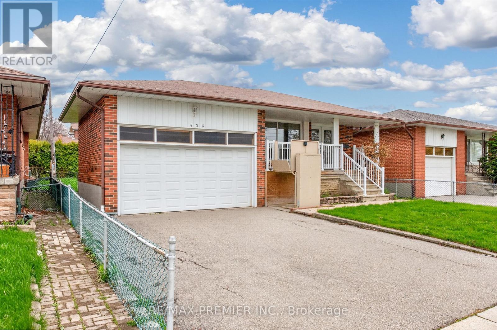 506 RATHBURN ROAD, Toronto, Ontario